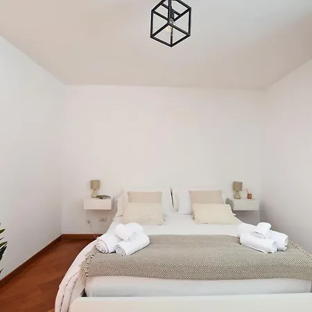 Iflat Casa Viscuttara 公寓