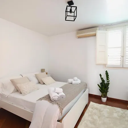 Iflat Casa Viscuttara 公寓